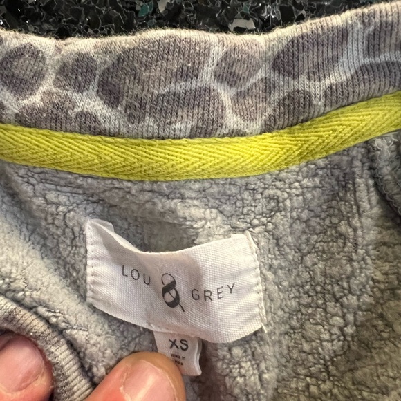 Lou & Grey leopard print fluffy fleece sweatshirt XS jogger sweatpants S set - Picture 5 of 6